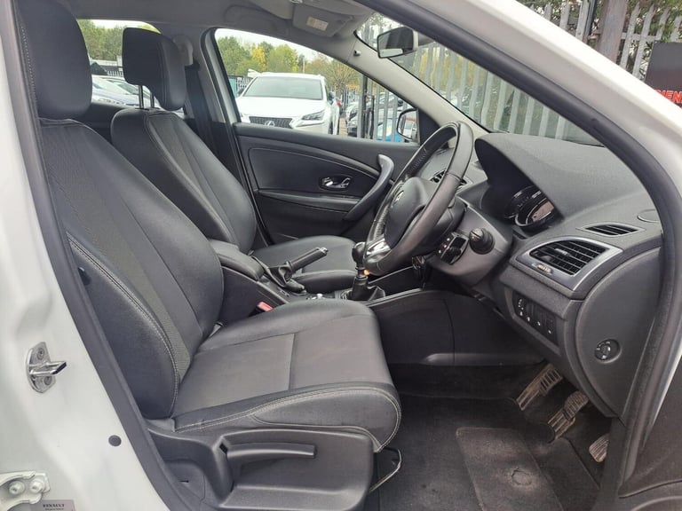2015 Renault Megane 1.5 dCi Dynamique Nav Euro 6 (s/s) 5dr HATCHBACK Diesel Manual