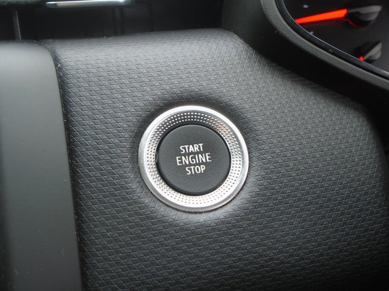 2022 Renault Clio 1.0 TCe Iconic Euro 6 (s/s) 5dr HATCHBACK Petrol Manual