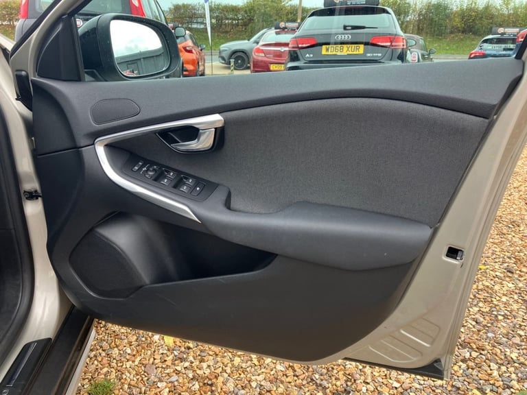 2017 Volvo V40 T3 [152] Cross Country Nav Plus 5dr HATCHBACK PETROL Manual