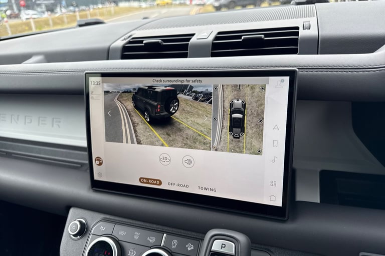 2025 Land Rover Defender 110 3.0 D250 MHEV X-Dynamic SE Auto 4WD Euro 6 (s/s) 5dr SUV Automatic