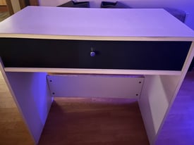 White Desk with drawer 