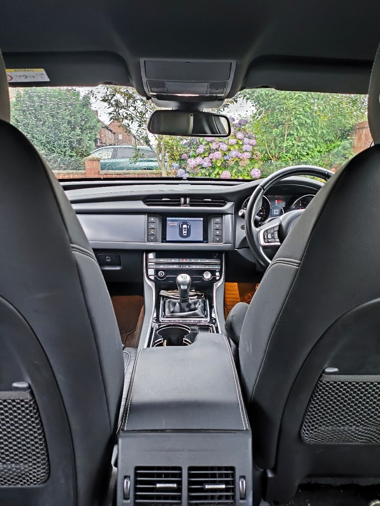 Jaguar, XF R-Sport, Saloon, 2015 (65), Manual, 1999 (cc, 163 bhp), diesel, 4 doors, 55K mileage