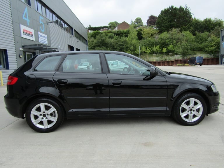 LEFT HAND DRIVE 2010 AUDI A3 1.6SPORTBACK JUBILEE MODEL ESTATE 5DR PETROL MANUAL