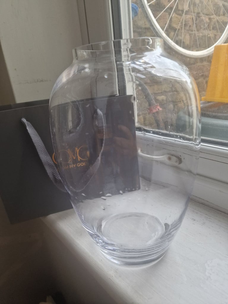 Glass vase