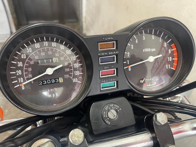 SUZUKI GS1000 DOHC CLASSIC IN RED 1979 TAX & MOT EXEMPT 1979 T REG