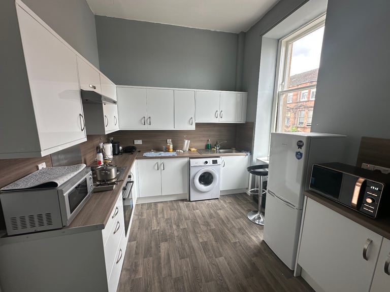 FURNISHED 2-bedroom ALL UTILITIES INCLUDED or Double/Twin Rooms Bridgeton G40 Glasgow Green Park