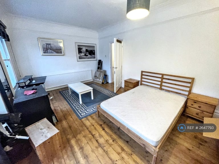 3 bedroom flat in Telford Avenue, London, SW2 (3 bed) (#2647793)