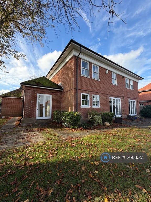 5 bedroom house in Queens Acre, Windsor, SL4 (5 bed) (#2668551)