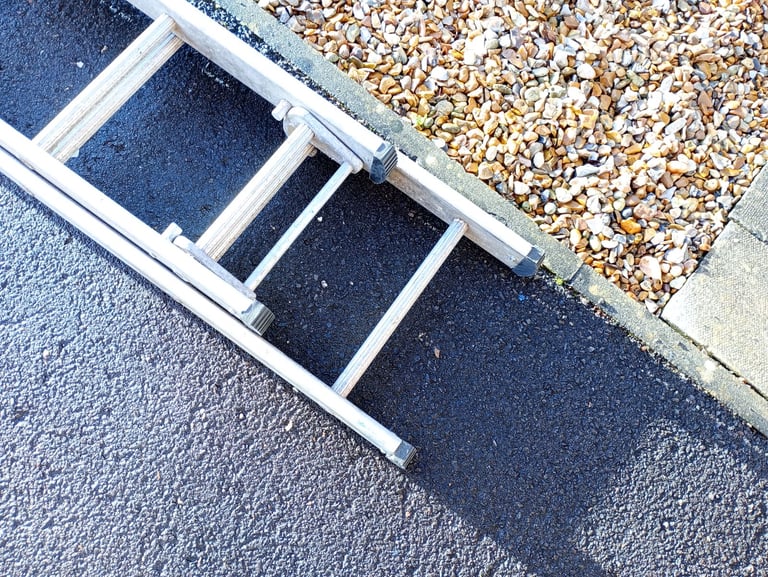 Heavy Duty Aluminium Extendable Ladder Made By Ramsay Ladder Company