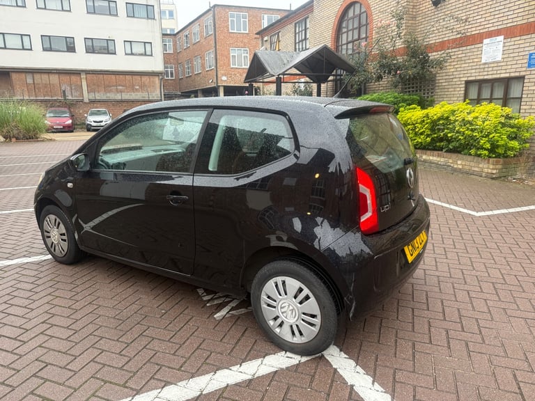 Volkswagen, UP, Hatchback, 2013, Manual, 999 (cc), 3 doors