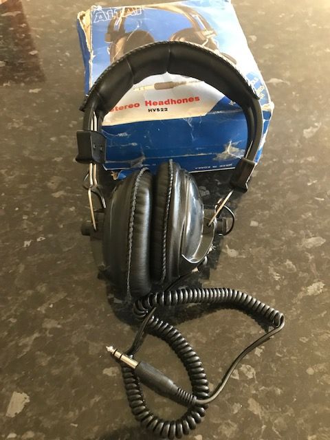 image for HEADPHONES - NEW BOXED - BLACK FULL SIZE - ONLY £12