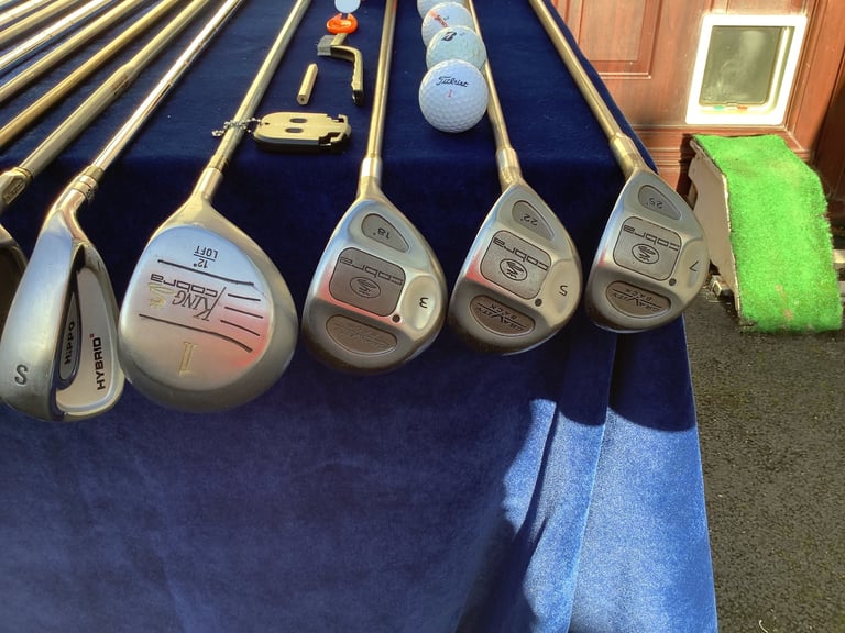 Set of Ladies King Cobra golf clubs, in a lovely King Cobra golf bag. 