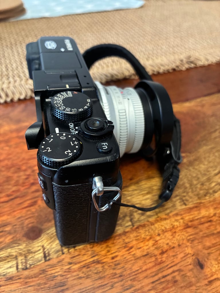 Fujifilm X Series X-E1 16.3 MP Digital Camera black - complete system 4 lenses