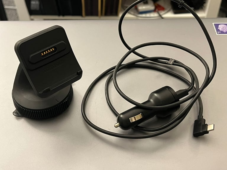 TomTom sat nav Windscreen Mount Click-and-Drive plus Car Charger and USB Cable