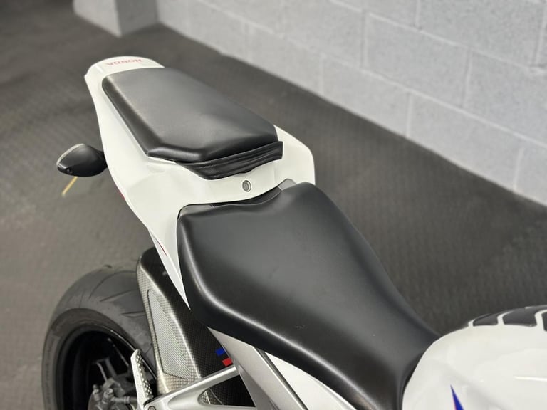 2013 Honda CBR1000RR Fireblade 1000 Super Sports Petrol Manual (178 ps)