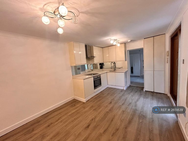 image for 1 bedroom flat in Battersea Rise, London, SW11 (1 bed) (#2651839)