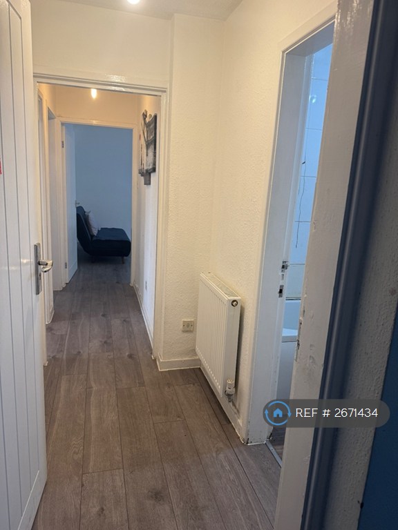 2 bedroom flat in Miranda Court, Salford, M5 (2 bed) (#2671434)