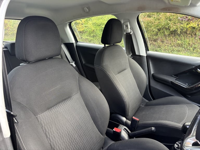 PEUGEOT 208 1.2 PureTech Active 2018
