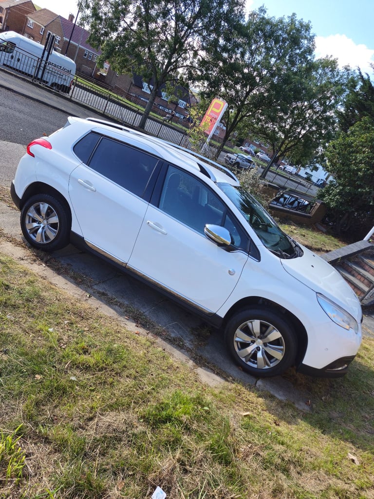 Peugeot, 2008, Hatchback, 2014, Manual, 1199 (cc), 5 doors