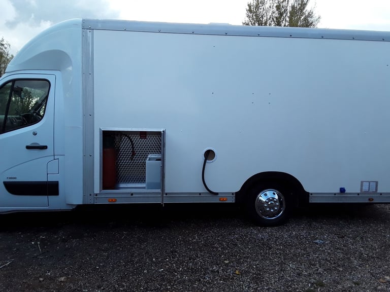 Mobile catering van 