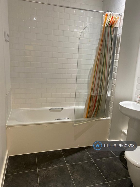 2 bedroom flat in Sidmouth Road, London, E10 (2 bed) (#2660393)