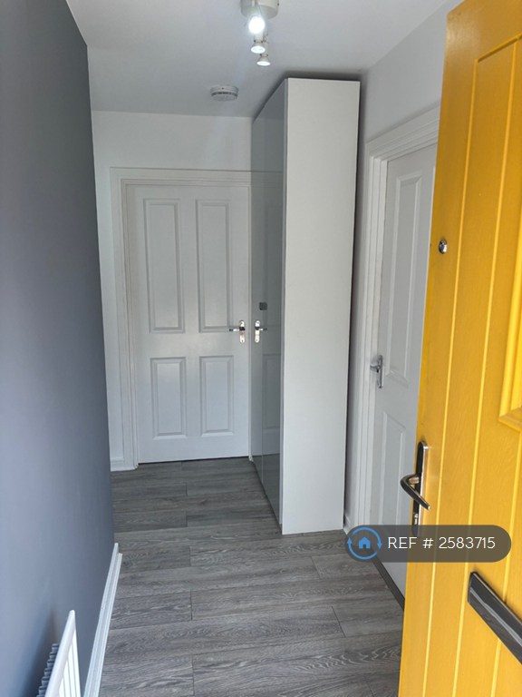 2 bedroom flat in Burrows Crescent, Chipping Norton, OX7 (2 bed) (#2583715)