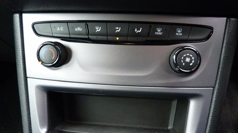 2021 Vauxhall Astra 1.2 Turbo Business Edition Nav Sports Tourer 5dr Petrol Manual Euro 6 (s/s) E...