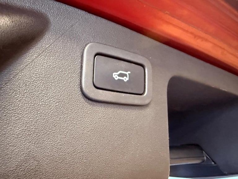 2017 Land Rover Discovery Sport 2.0 TD4 HSE Luxury Auto 4WD Euro 6 (s/s) 5dr ESTATE Diesel Automatic