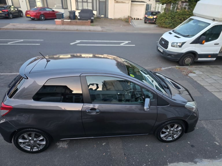Toyota, YARIS, SR,Dual VVT-i SR Euro 5 3Dr 2013