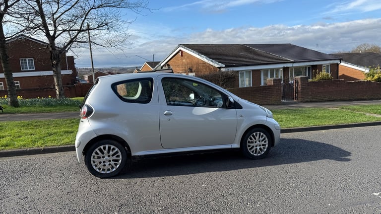 Toyota, AYGO, Hatchback, 2009, Manual, 998 (cc), 3 doors
