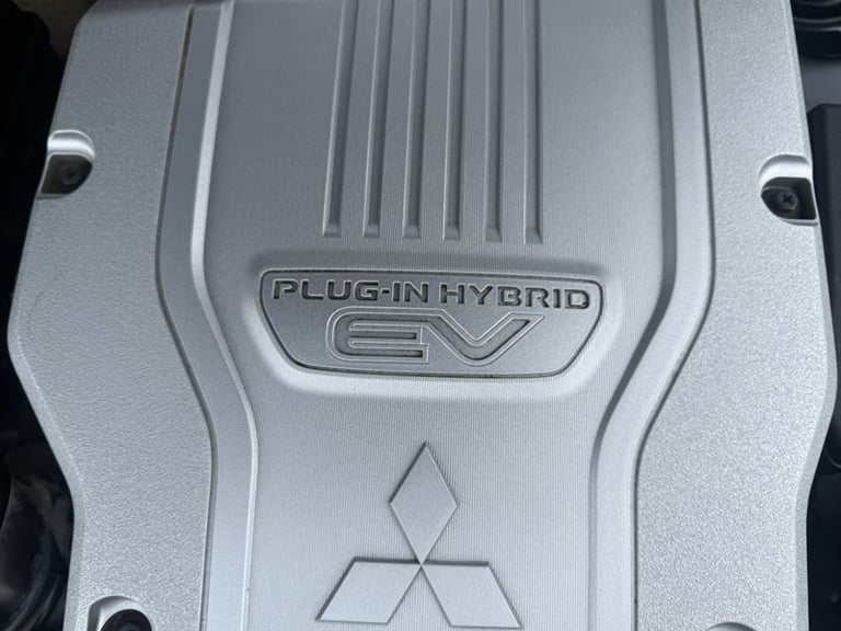 2018 Mitsubishi Outlander 2.0h 12kWh 4h SUV 5dr Petrol Plug-in Hybrid CVT 4WD Euro 6 (s/s) (200 p...