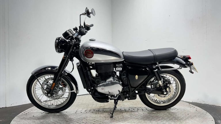 BSA Gold Star 650 2024 only 324 miles retro bike with a twist 650cc single