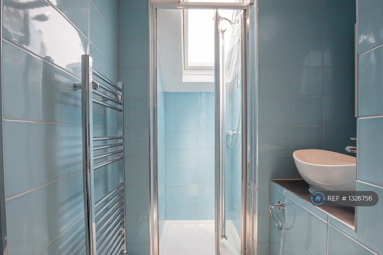 6 bedroom house in Rupert Road, Guildford, GU2 (6 bed) (#1326756)