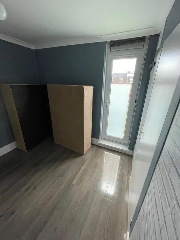One bedroom flat in Northolt UB56ES
