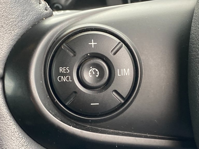 2017 MINI Hatch 2.0 Cooper S 3dr - Sat Nav &amp; Parking Sensors &amp; Chili Pack HATCHBACK Petro...