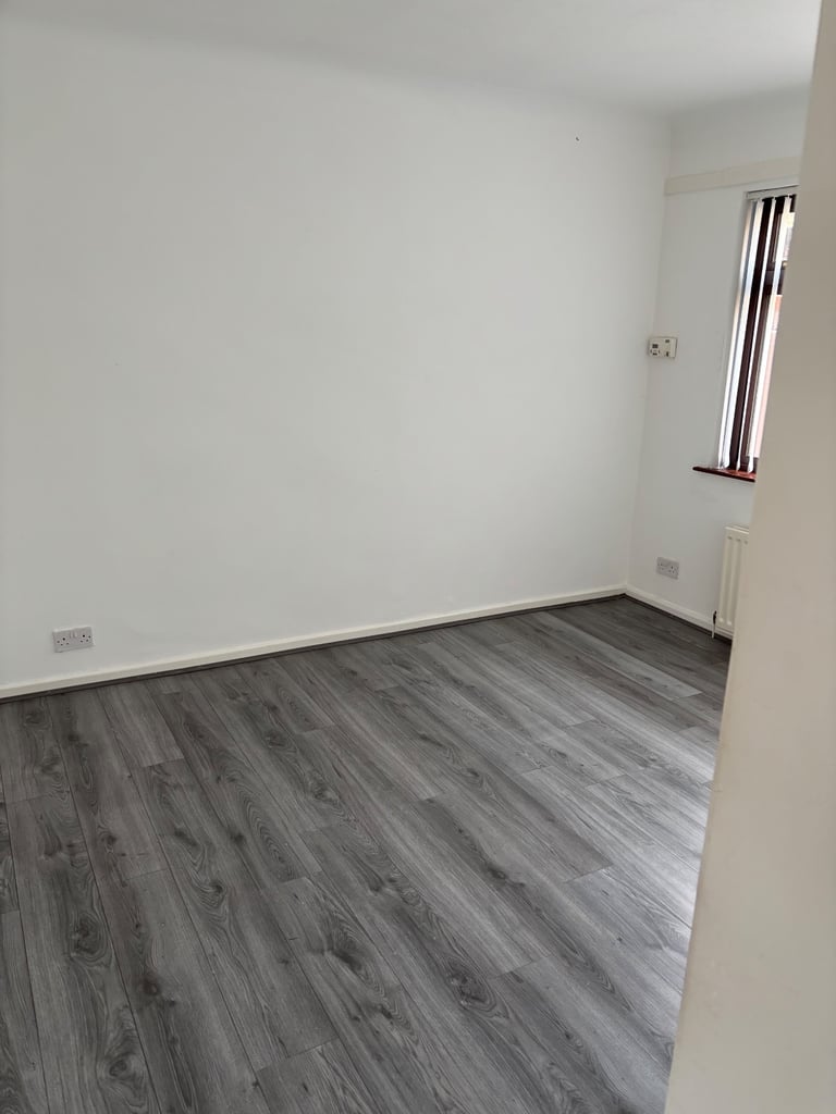 3 bedroom house to let springvale gardens area north belfast