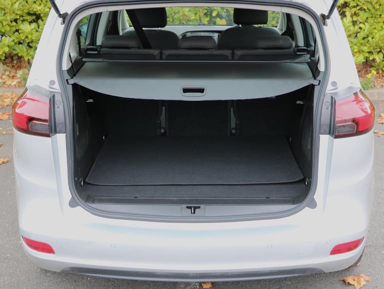 2017 Vauxhall Zafira Tourer 1.4i Turbo Design Euro 6 5dr MPV Petrol Manual