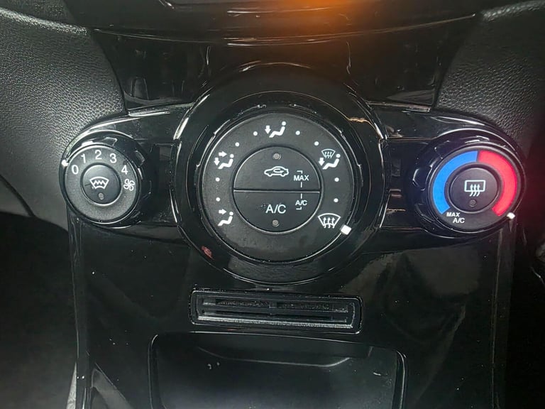  Ford Fiesta 1.25 Zetec Euro 5 3dr Petrol Manual