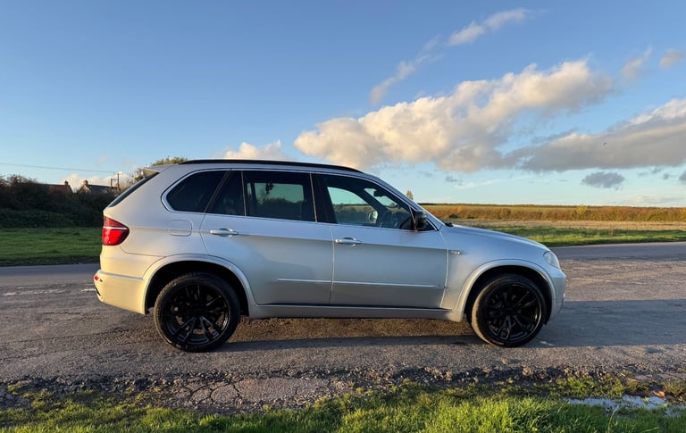 BMW x5 2010 7 seater