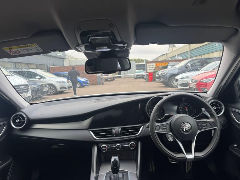 2018 Alfa Romeo Giulia 2.0 TB 280 Veloce 4dr Auto SALOON PETROL Automatic