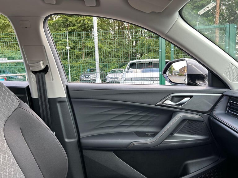 2025 MG MG HS 1.5 T-GDI 24.7 kWh SE SUV 5dr Petrol Plug-in Hybrid Auto Euro 6 (s/s) (299  SUV PET...