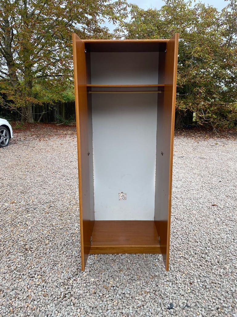 Wardrobe for £75(Free home delivery)