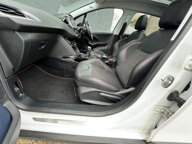 PEUGEOT 2008 1.6 BlueHDi GT Line 2017