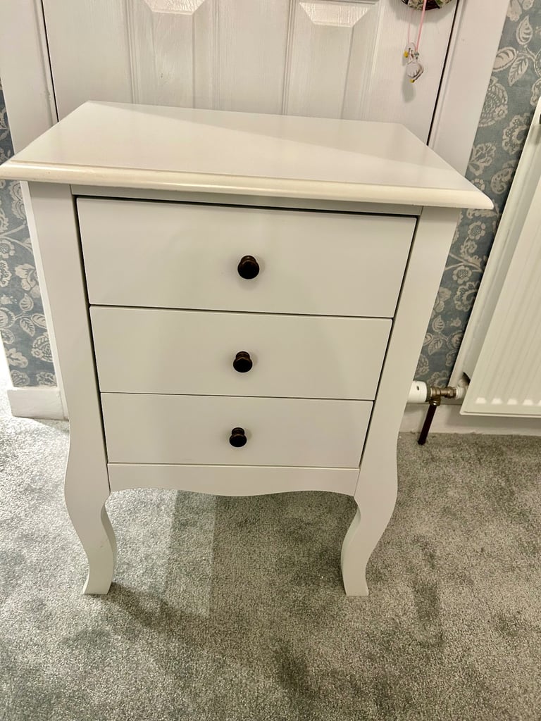 2 x  Noa and Nani Camille 3-drawer bedside cabinets