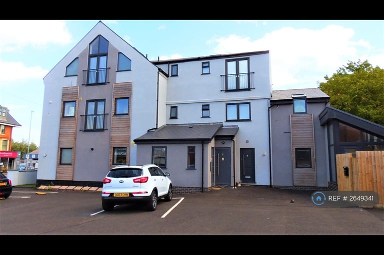 2 bedroom flat in The Gallery, West Bridgford, Nottingham, NG2 (2 bed) (#2649341)