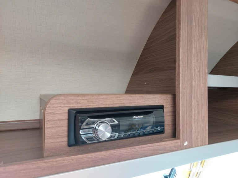 2016 Lunar Venus 460 2 Berth End Washroom Caravan