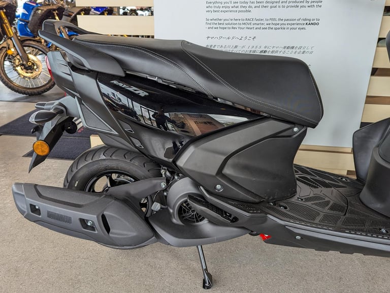 NEW Yamaha RayZR 125 Learner Legal Scooter. (Black) JUST £2,500 (No Admin Fees)
