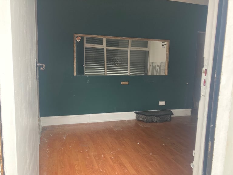 shop to rent barber shop deighton huddersfield