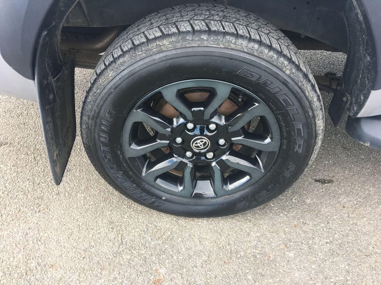 2023 Toyota Hilux 2.8 D-4D Invincible X Pickup Double Cab 4dr Diesel Auto 4WD Euro 6 (s/s) (2 Die...