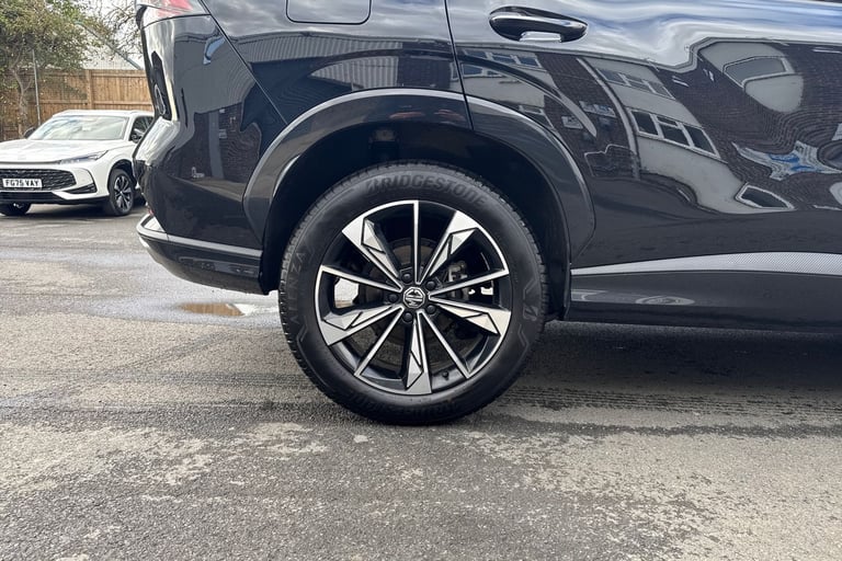 2025 MG MG HS 106287 Hatchback Petrol Automatic